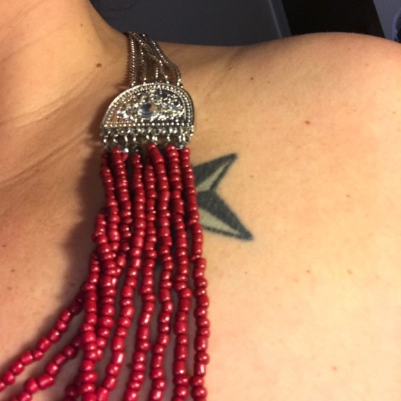 Red layered beads Statement Beaded draped necklace Boho NWT - Picture 2 of 3